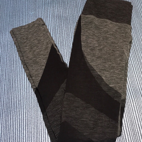 Alo High Waist Seamless Lift Leggings - Picture 5 of 7